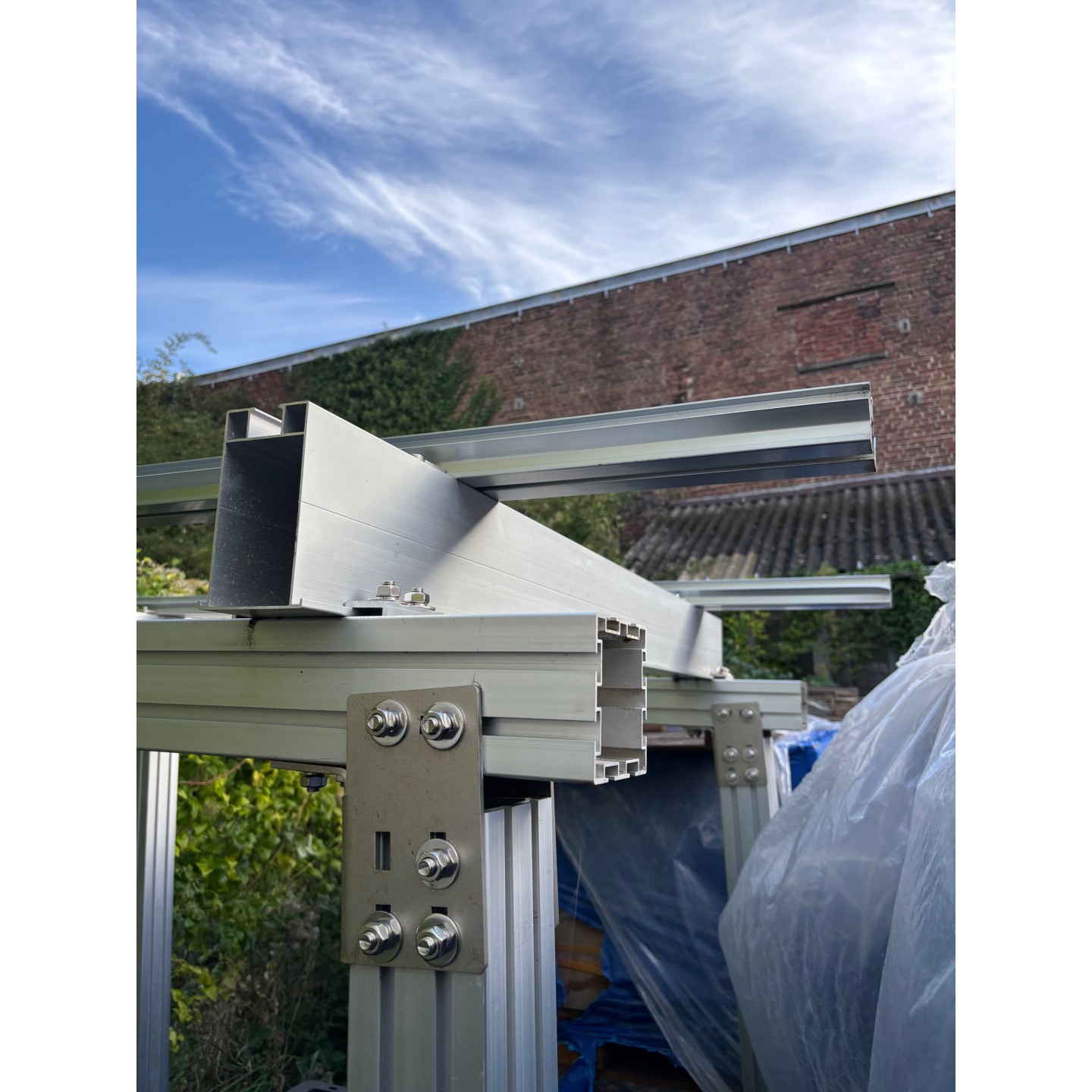 Carport 2 places avec 15 panneaux solaires